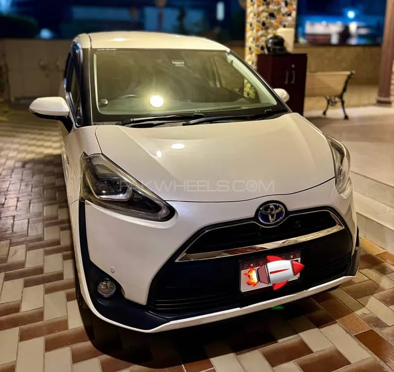 Toyota Sienta 2018 for Sale in Karachi Image-1