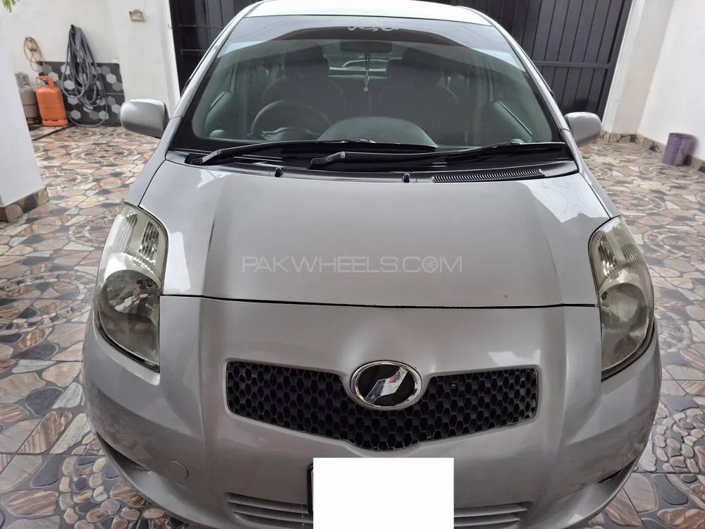 Toyota Vitz 2010 for Sale in Faisalabad Image-1