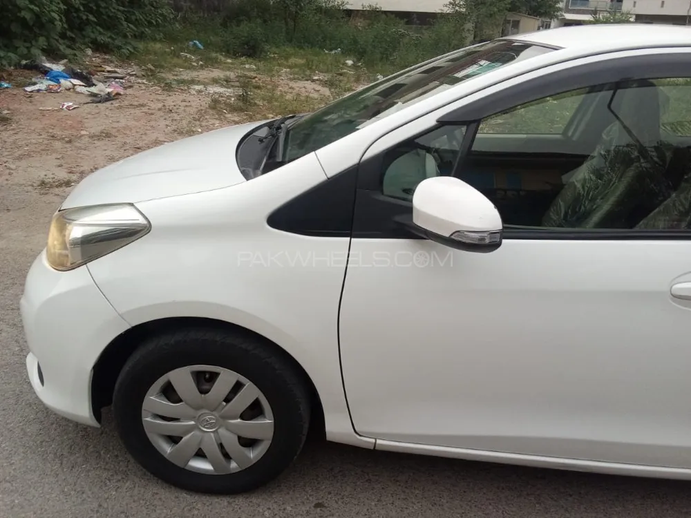Toyota Vitz 2012 for Sale in Islamabad Image-1