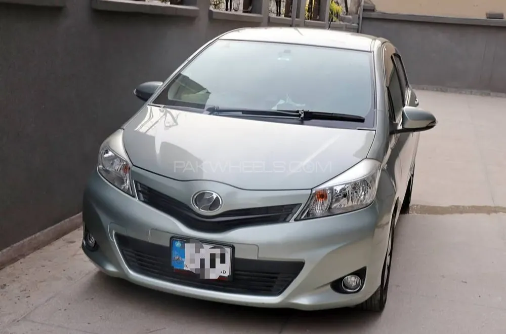 Toyota Vitz 2013 for Sale in Islamabad Image-1