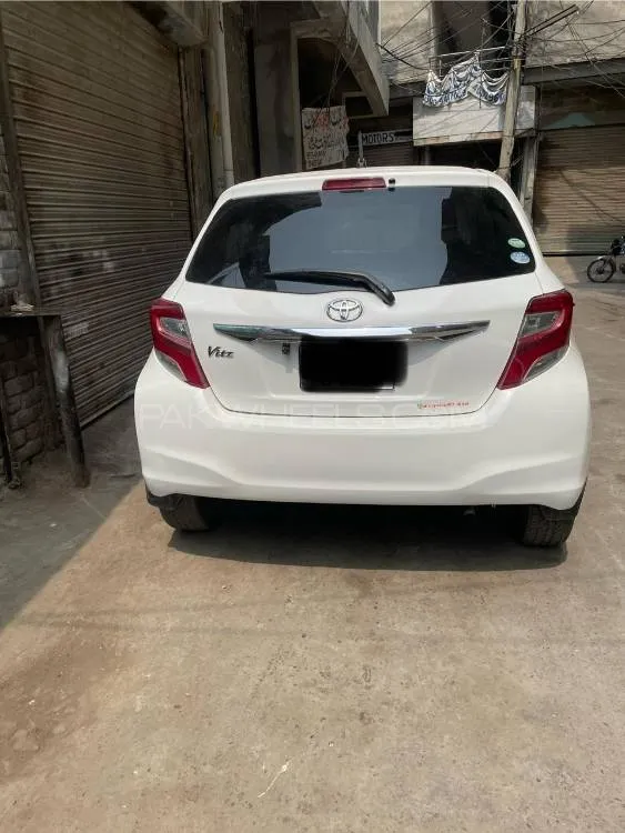 Toyota Vitz 2015 for Sale in Lahore Image-1
