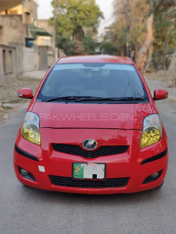 Toyota Vitz 2010 for Sale in Lahore Image-1
