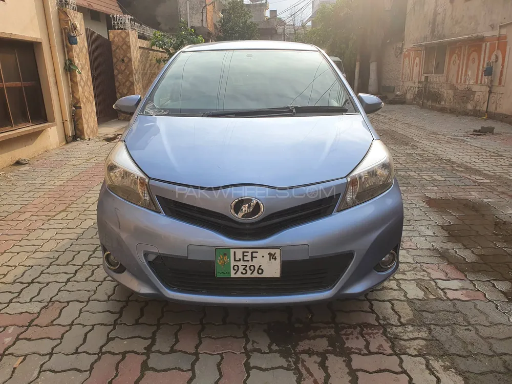 Toyota Vitz 2014 for Sale in Sialkot Image-1