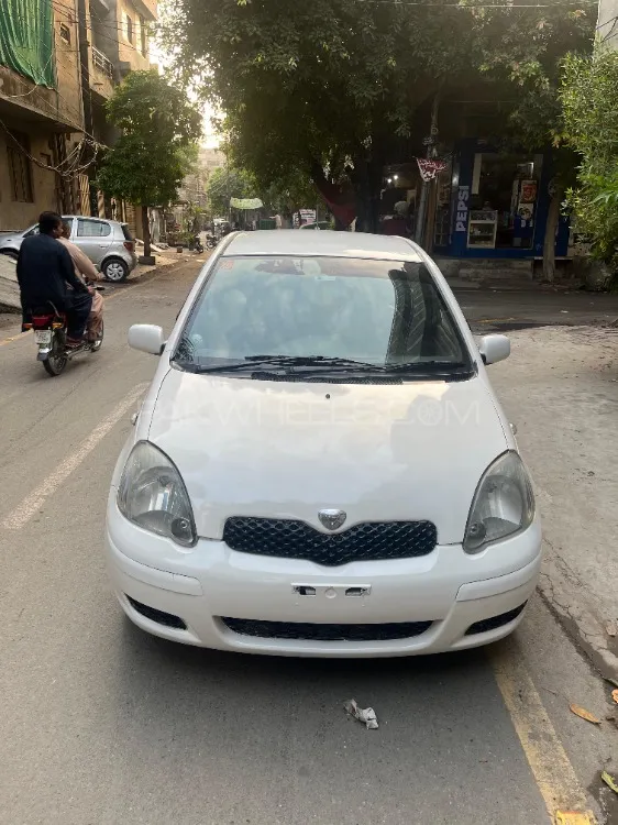 Toyota Vitz 2004 for Sale in Lahore Image-1