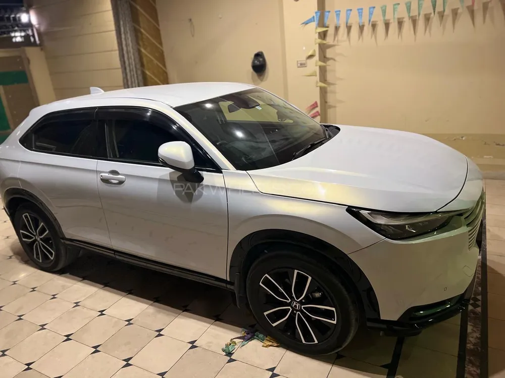 Honda Vezel 2021 for Sale in Attock Image-1