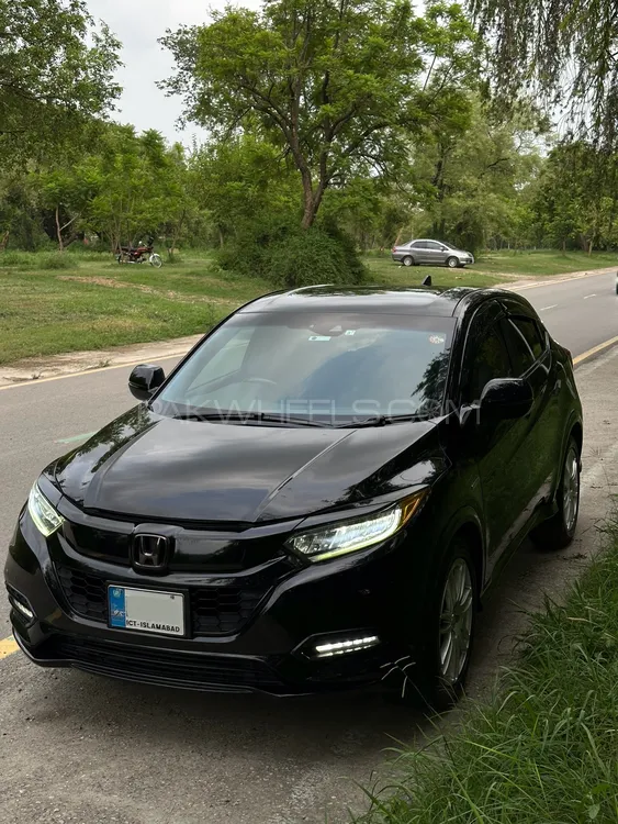 Honda Vezel 2018 for Sale in Islamabad Image-1