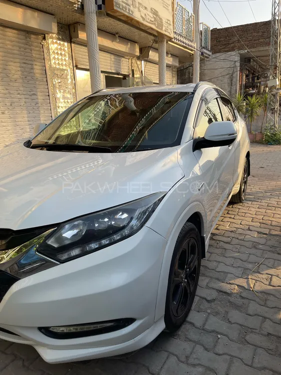 Honda Vezel 2015 for Sale in Islamabad Image-1