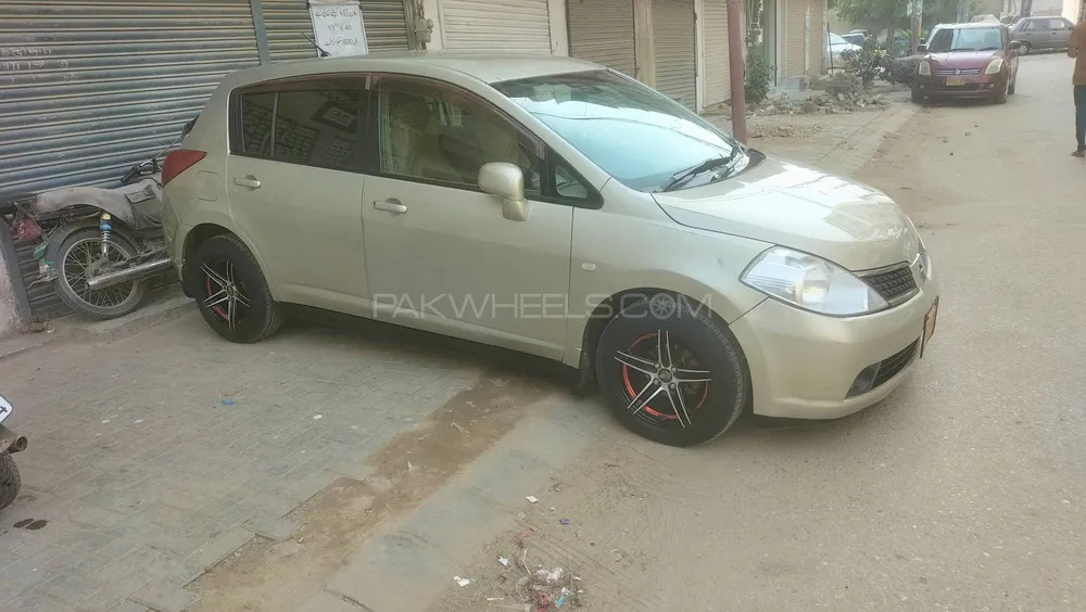 Nissan Tiida 2007 for Sale in Karachi Image-1