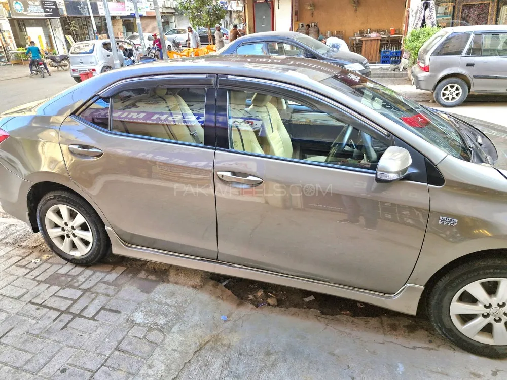 Toyota Corolla 2015 for Sale in Karachi Image-1
