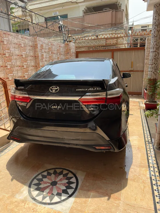 Toyota Corolla 2017 for Sale in Abbottabad Image-1