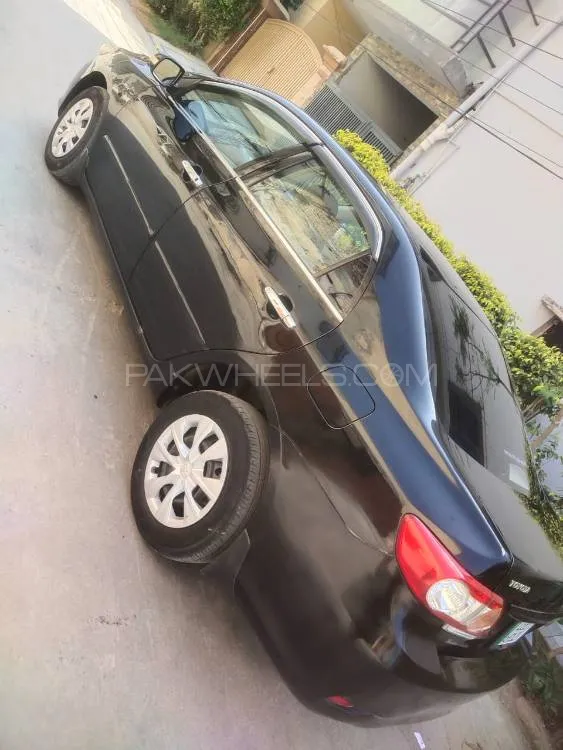 Toyota Corolla 2013 for Sale in Lahore Image-1