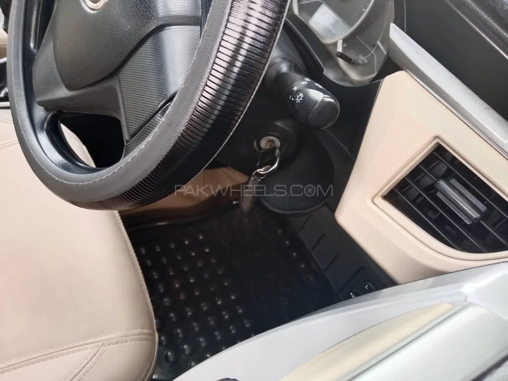 Toyota Corolla 2016 for Sale in Pak pattan sharif Toyota Corolla 2016 for Sale in Pak pattan sharif Image-4