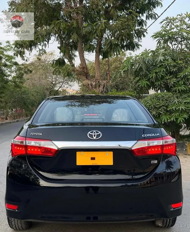 Toyota Corolla 2016 for Sale in Karachi Image-1