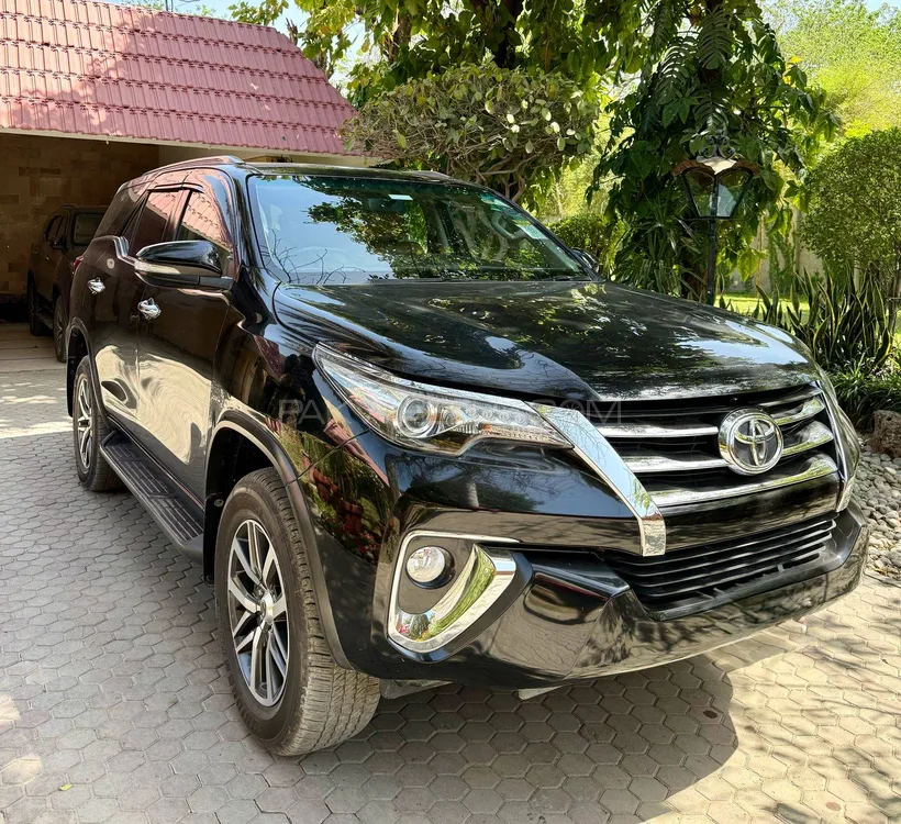 Toyota Fortuner 2017 for Sale in Karachi Image-1
