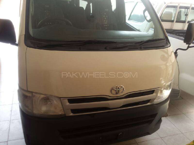Toyota Hiace 2010 for Sale in Islamabad Image-1