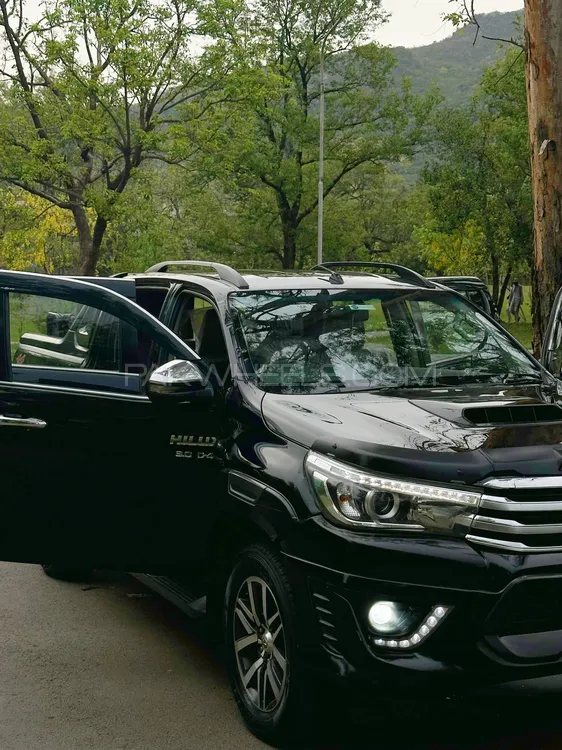 Toyota Hilux 2017 for Sale in Islamabad Image-1