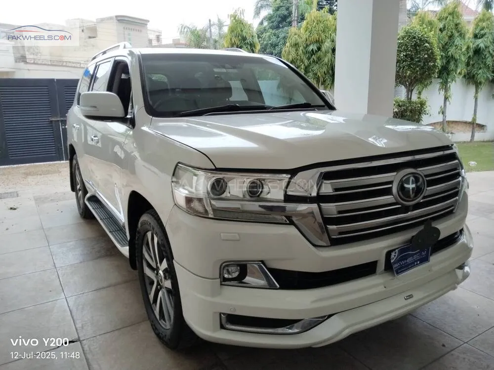 Toyota Land Cruiser 2016 for Sale in Lahore Toyota Land Cruiser 2016 for Sale in Lahore Image-2