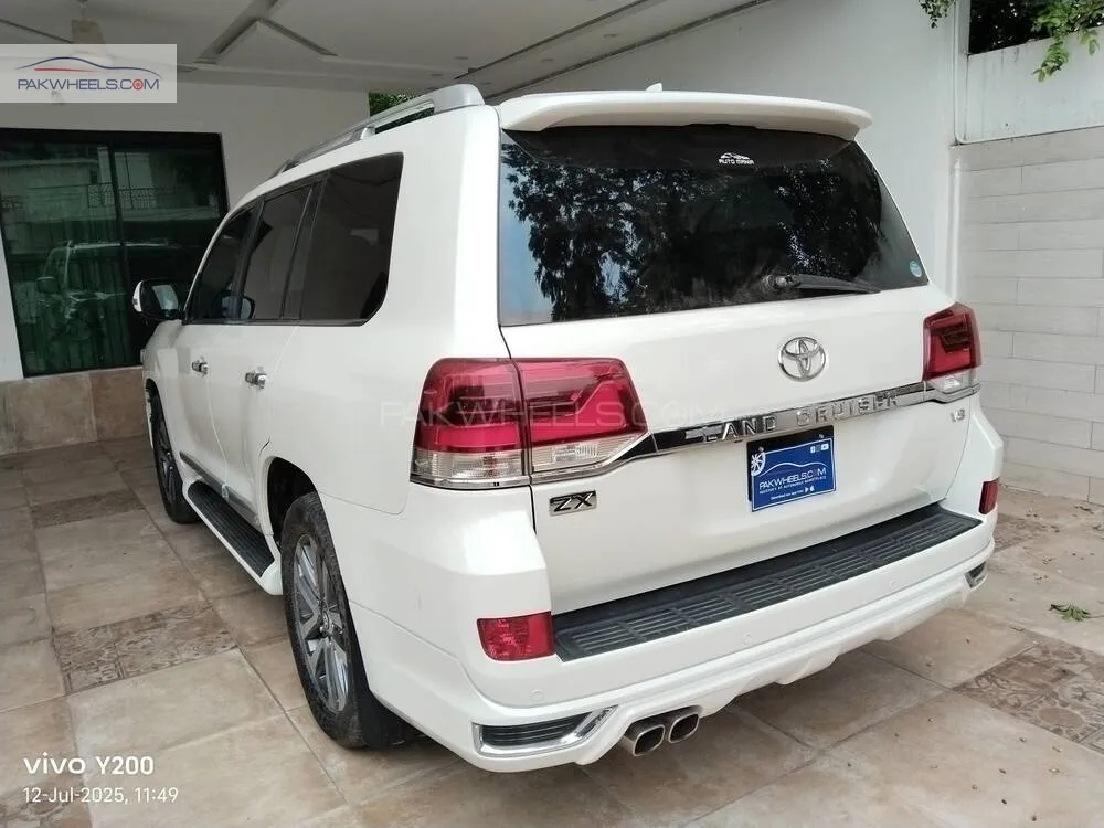 Toyota Land Cruiser 2016 for Sale in Lahore Toyota Land Cruiser 2016 for Sale in Lahore Image-5