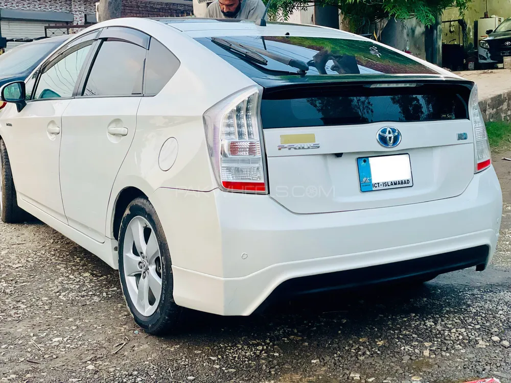 Toyota Prius 2010 for Sale in Islamabad Image-1