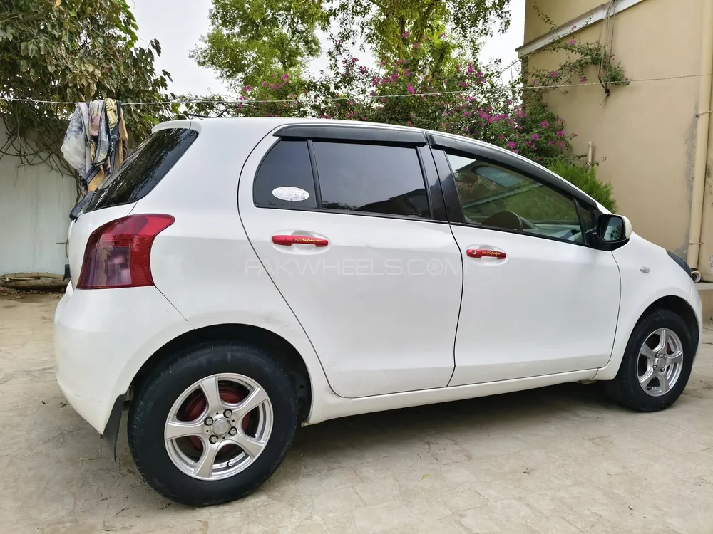 Toyota Vitz 2005 for Sale in Lakki marwat Image-1