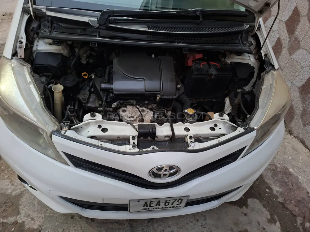 Toyota Vitz 2014 for Sale in Kahuta Image-1