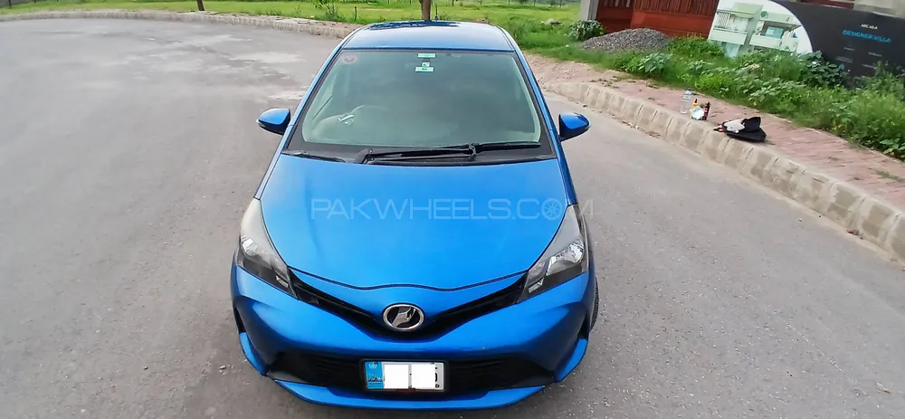 Toyota Vitz 2015 for Sale in Islamabad Image-1