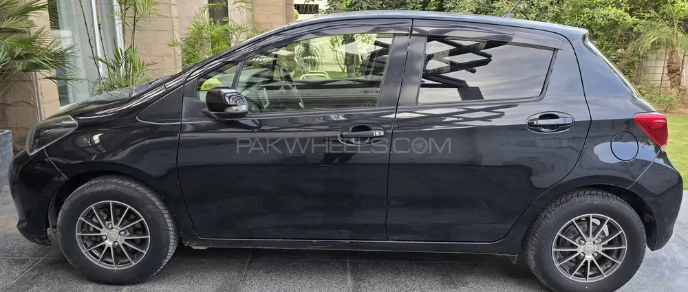 Toyota Vitz 2015 for Sale in Islamabad Image-1