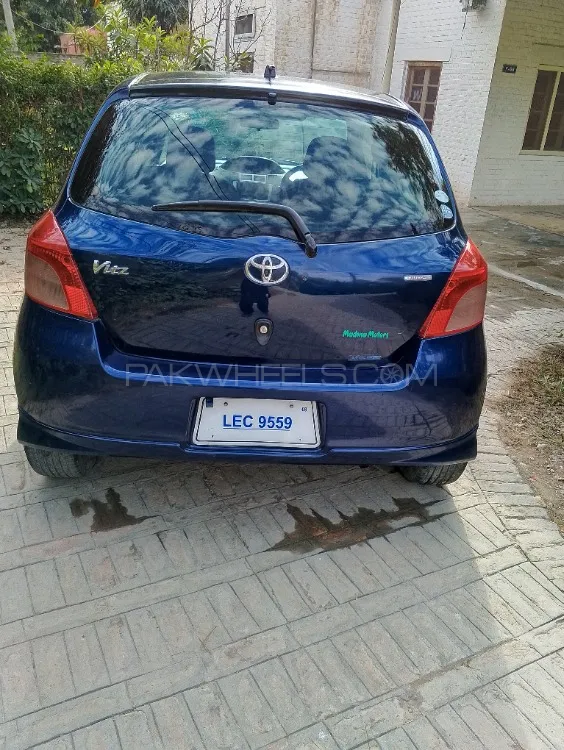 Toyota Vitz 2005 for Sale in Peshawar Image-1