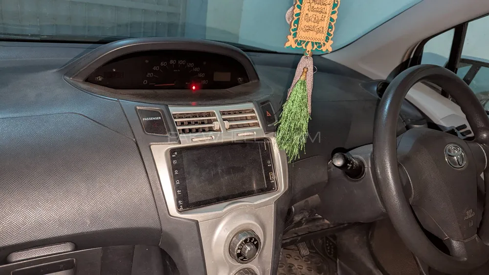 Toyota Vitz 2009 for Sale in Chichawatni Image-1