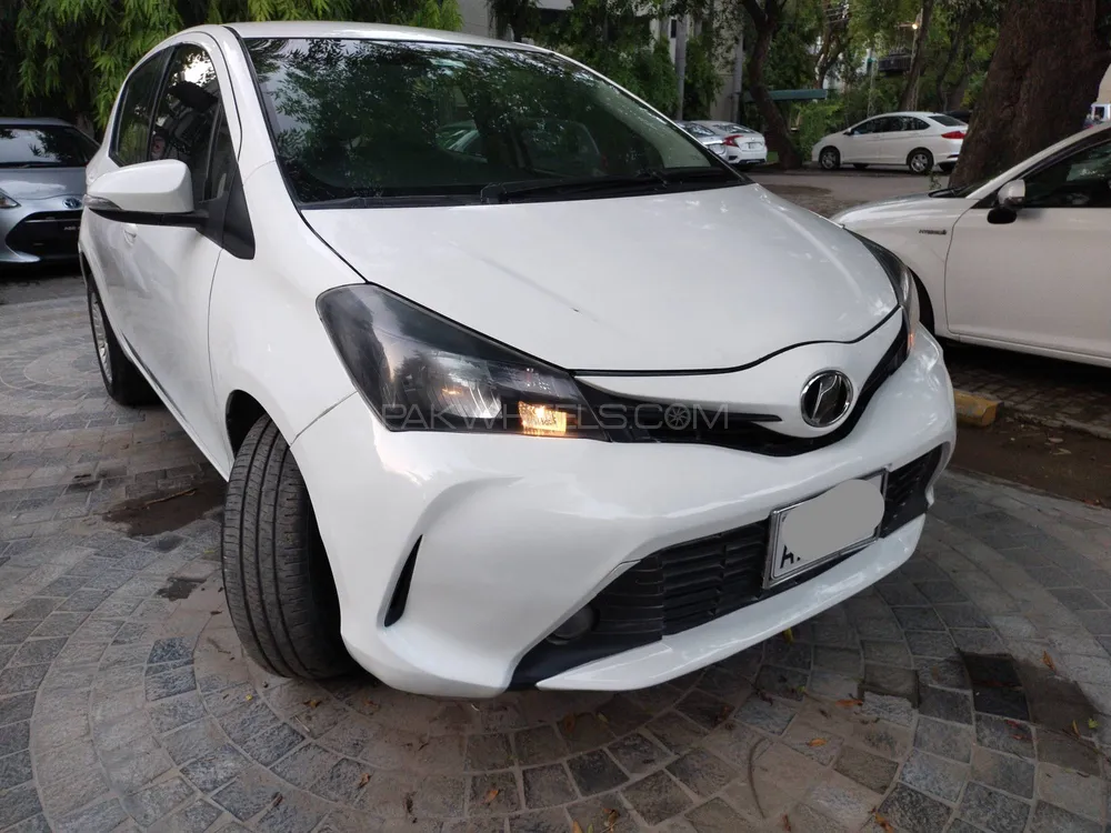 Toyota Vitz 2016 for Sale in Lahore Image-1