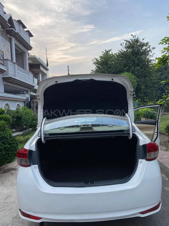 Toyota Yaris Sedan 2021 for Sale in Lahore Image-1