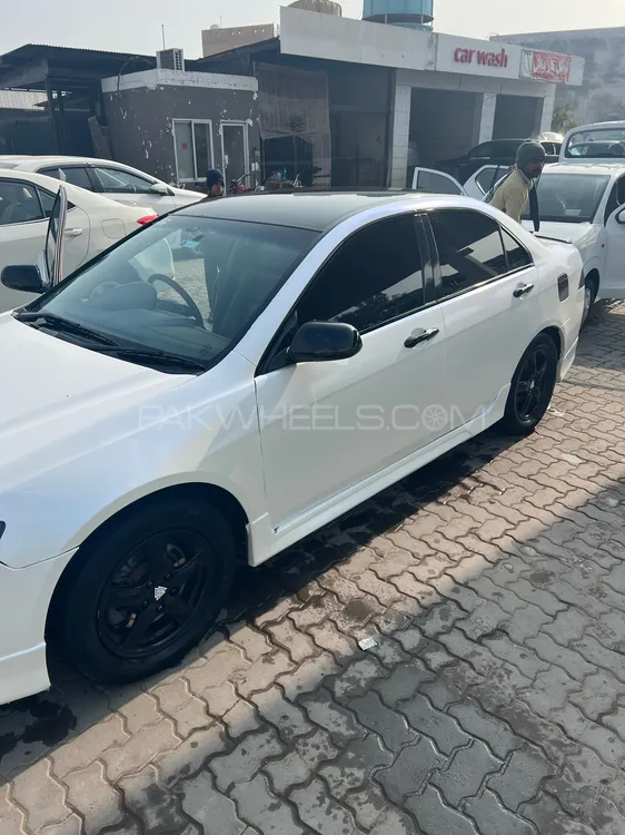 Honda Accord 2004 for Sale in Islamabad Image-1