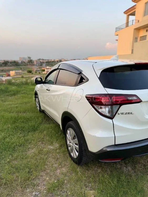 Honda Vezel 2016 for Sale in Islamabad Image-1