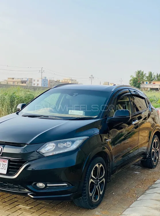 Honda Vezel 2014 for Sale in Karachi Image-1