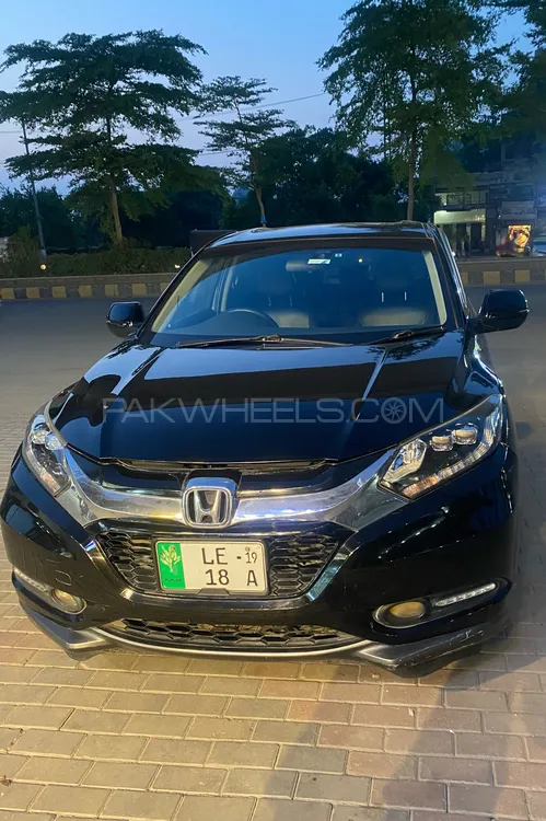 Honda Vezel 2015 for Sale in Lahore Image-1