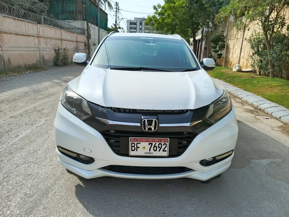 Honda Vezel 2015 for Sale in Karachi Image-1