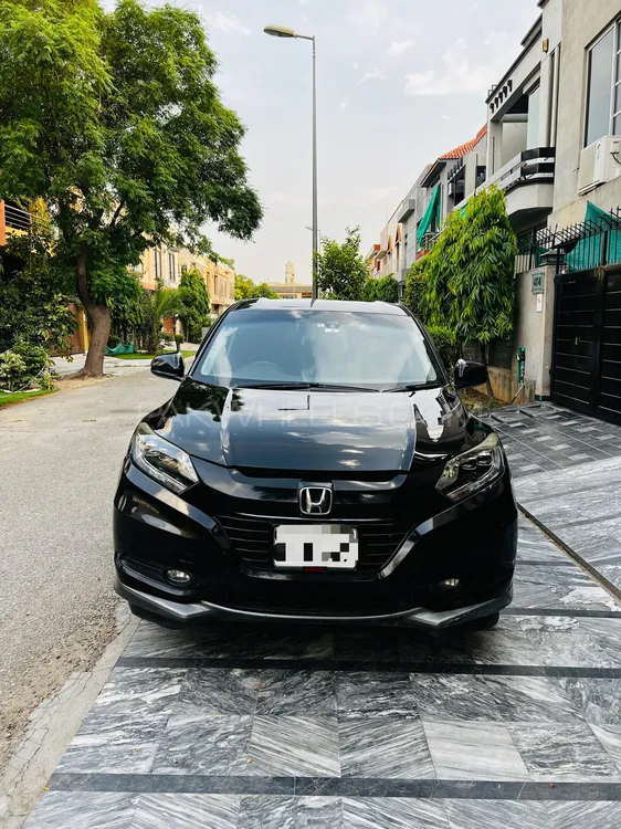 Honda Vezel 2021 for Sale in Lahore Image-1