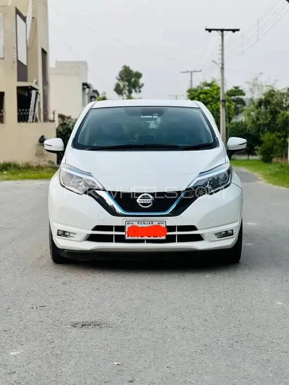 Nissan Note 2018 for Sale in Lahore Image-1