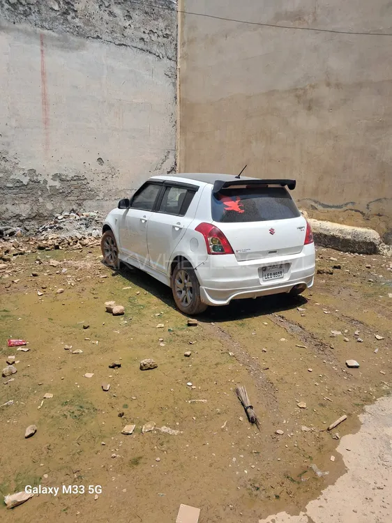 Suzuki Swift 2011 for Sale in Islamabad Image-1
