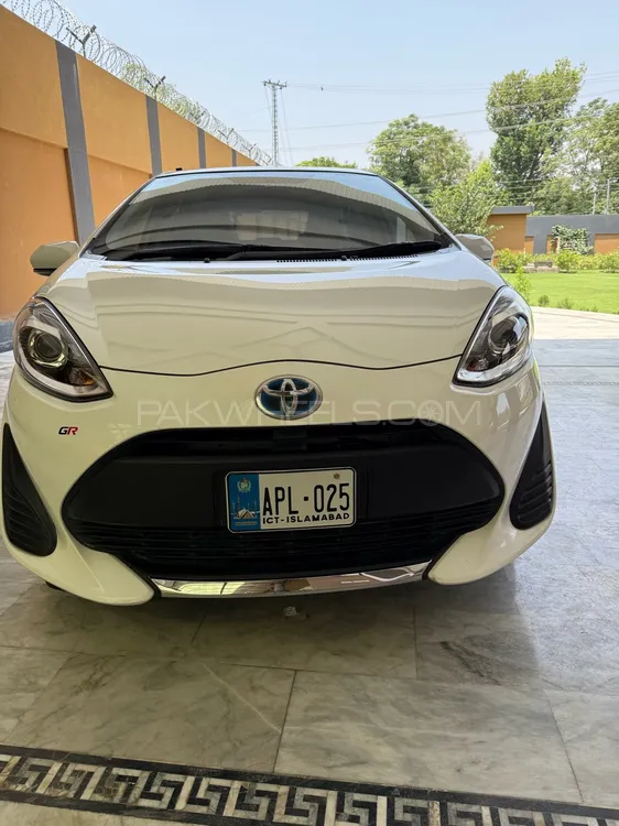 Toyota Aqua 2020 for Sale in Peshawar Image-1