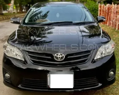 Toyota Corolla 2013 for Sale in Karachi Image-1