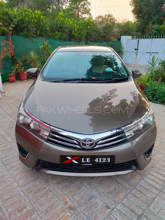 Toyota Corolla 2015 for Sale in Peshawar Image-1