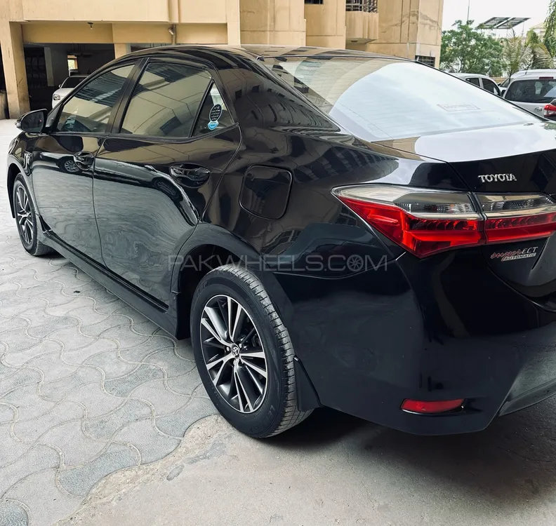 Toyota Corolla 2018 for Sale in Karachi Image-1