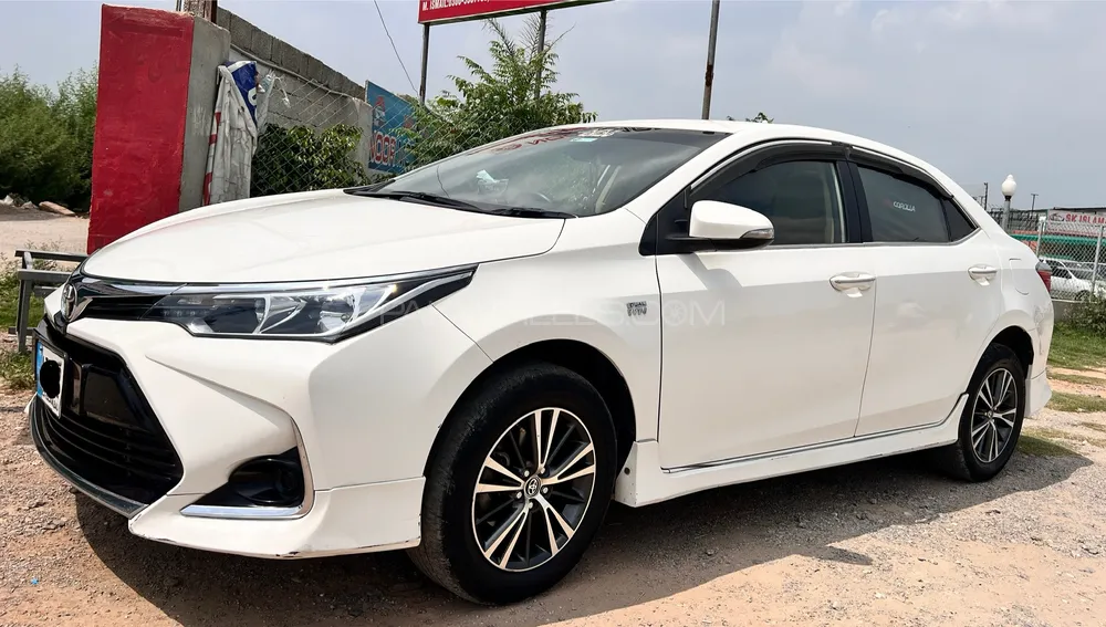 Toyota Corolla 2021 for Sale in Islamabad Image-1