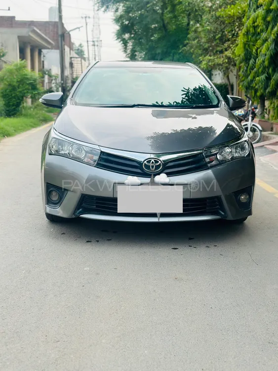 Toyota Corolla 2015 for Sale in Faisalabad Image-1