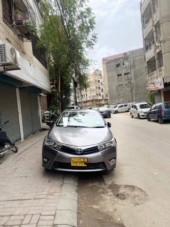 Toyota Corolla 2016 for Sale in Karachi Image-1