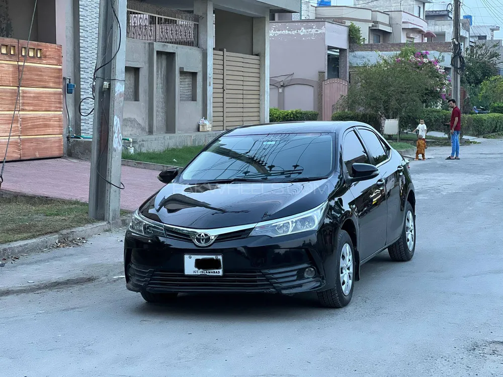 Toyota Corolla 2017 for Sale in Faisalabad Image-1