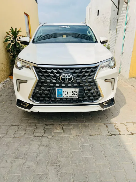 Toyota Fortuner 2018 for Sale in Gujrat Image-1