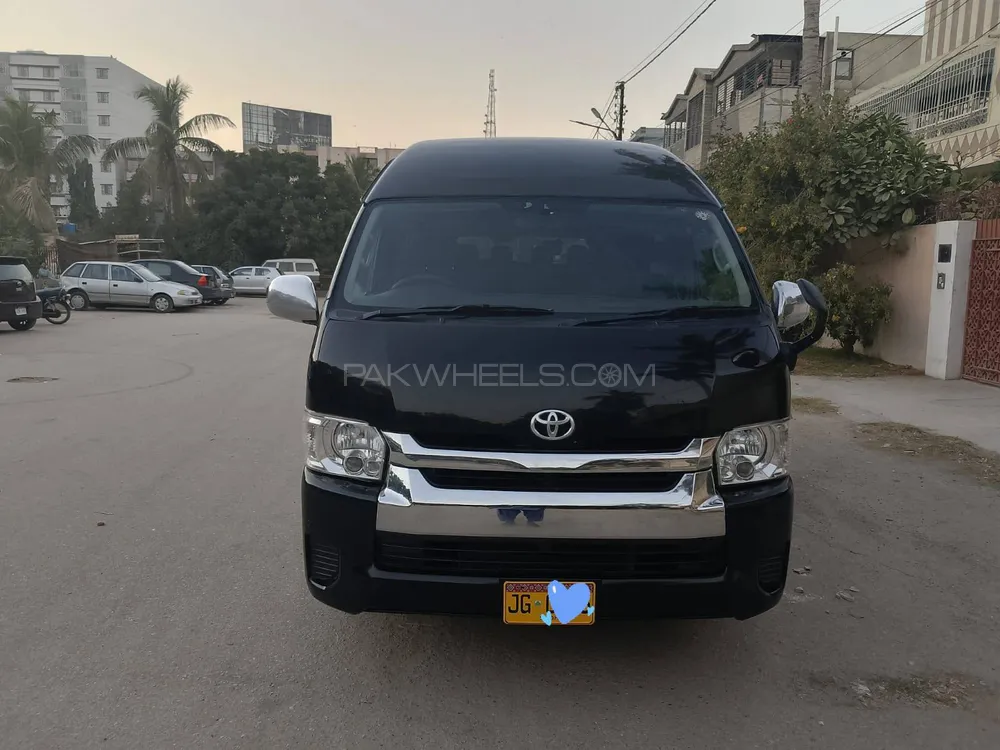Toyota Hiace 2017 for Sale in Karachi Image-1