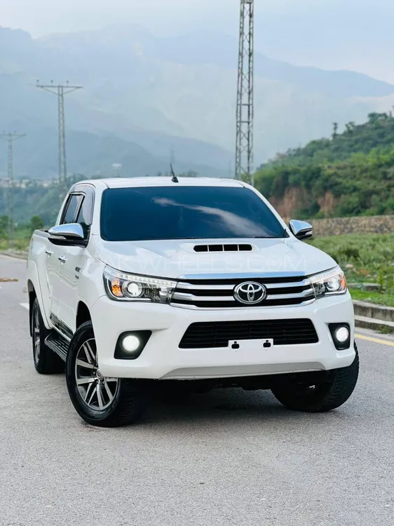 Toyota Hilux 2017 for Sale in Islamabad Image-1